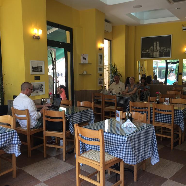 Stephen Center B&B Tiranë Luaran gambar